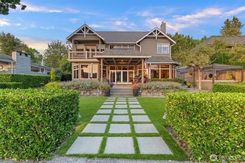 3829 E Lake Sammamish Shore Ln Se, Sammamish, WA, 98075-9604 | Card Image