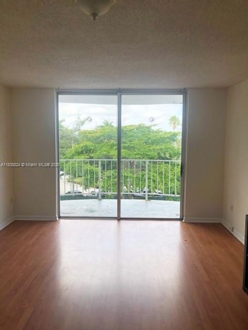 apt-a405-482 Nw 165th Street Rd, Miami, FL, 33169-6433 | Card Image