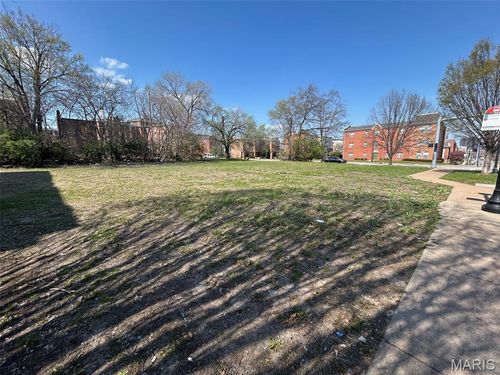 1703 Tucker Blvd, Saint Louis, MO, 63104-3426 | Card Image