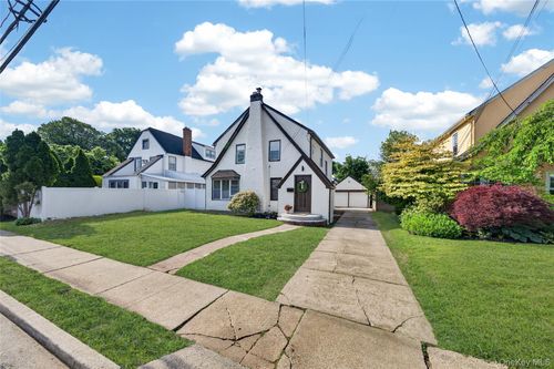 101 Argyle Rd, West Hempstead, NY, 11552-1734 | Card Image