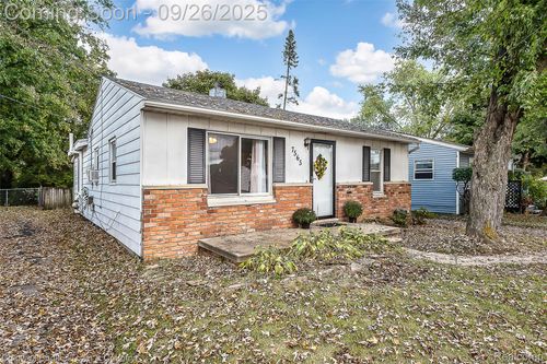 7565 Ore Lake Rd, Brighton, MI, 48116-8227 | Card Image