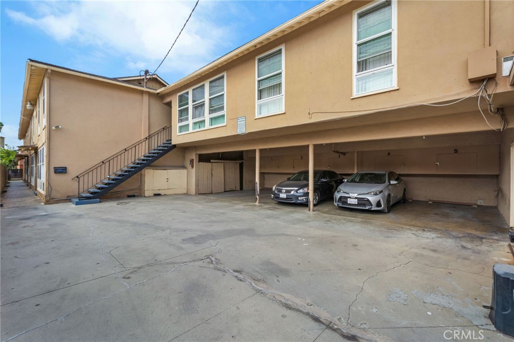 Residential Income in Inglewood 3