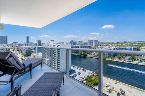 ph08n-2751 S Ocean Dr, Hollywood, FL, 33019-2721 | Card Image