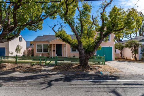 121 California St, Vallejo, CA, 94590-2907 | Card Image