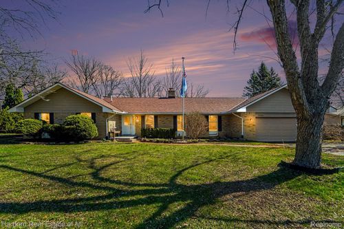 25504 Brookview Street, Farmington Hills, MI, 48336 | Card Image
