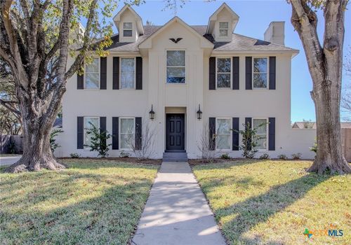 303 Turtle Rock Dr, Victoria, TX, 77904-1137 | Card Image