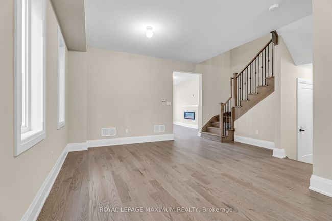 17 Bertram Gate, House attached with 4 bedrooms, 3 bathrooms and 1 parking in Whitby ON | Image 6