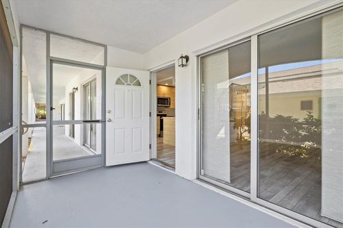 c5-4035 S School Ave, SARASOTA, FL, 34231-4549 | Card Image
