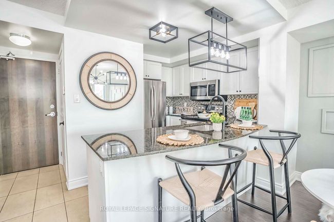 612 - 9 George St N, Condo with 2 bedrooms, 1 bathrooms and 1 parking in Brampton ON | Image 16