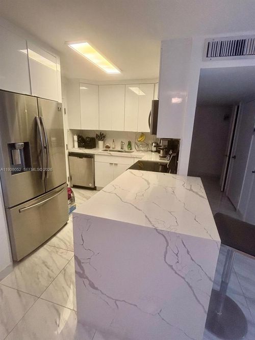 apt-309-10101 E Bay Harbor Dr, Bay Harbor Islands, FL, 33154-1201 | Card Image