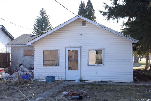 498 Segwun Ave S, Fort Qu'appelle, SK, S0G1S0 | Card Image