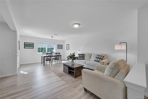 231-206 Golf Links Rd, Middletown, NY, 10940-3585 | Card Image
