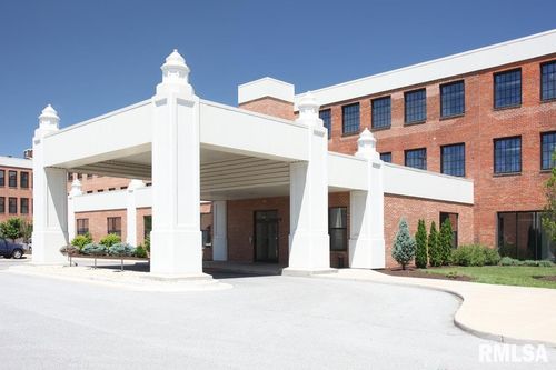 2401 4th Ave, Rock Island, IL, 61201-8900 | Card Image