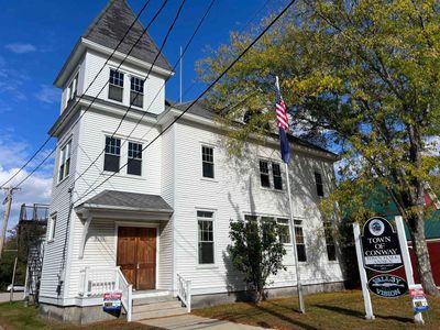 1634 East Main Street, House other with 4 bedrooms, 2 bathrooms and null parking in Conway NH | Image 1