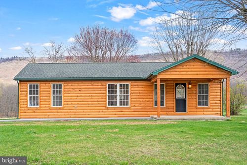 7810 Horse Valley Rd, EAST WATERFORD, PA, 17021-7028 | Card Image