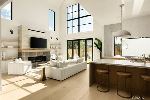 510 Catalina Dr, Newport Beach, CA, 92663-4108 | Card Image