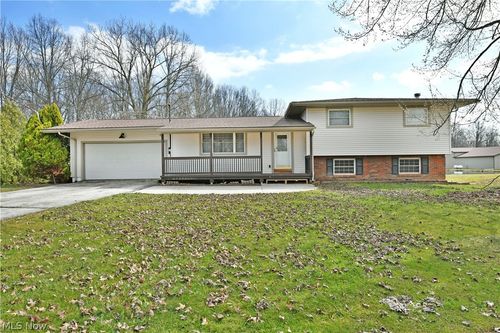 6883 Palmyra Rd Sw, Warren, OH, 44481-9226 | Card Image