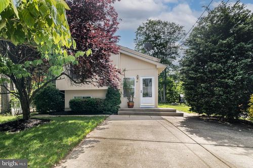 50 W Woodburn Ave, PINE HILL, NJ, 08021-7367 | Card Image