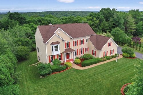 35 Howarth Dr, Upton, MA, 01568-2514 | Card Image