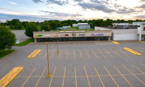 116 W Agency Rd, West Burlington, IA, 52655-2002 | Card Image