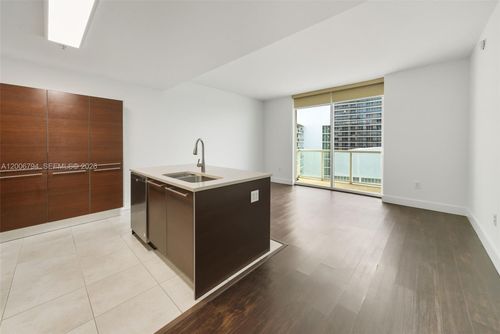 3707-1900 N Bayshore Dr, Miami, FL, 33132-3020 | Card Image