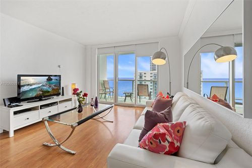 15k-3801 S Ocean Dr, Hollywood, FL, 33019-2901 | Card Image