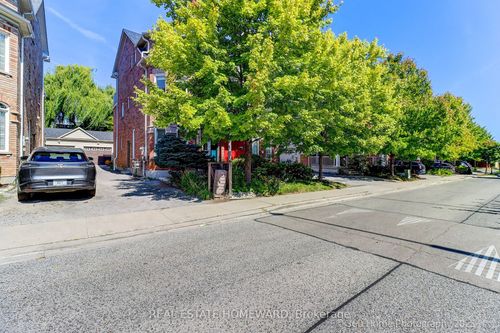 76 Whistle Post St, Toronto, ON, M4E3W8 | Card Image