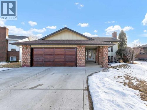 17 Iris Crt Se, Medicine Hat, AB, T1B2S1 | Card Image