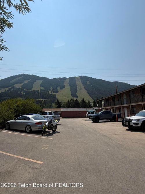 15-130 E Kelly Ave, Jackson, WY, 83001-8104 | Card Image