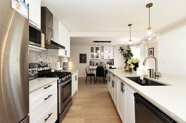 12028 Chestnut Cres, House other with 4 bedrooms, 3 bathrooms and 4 parking in Pitt Meadows BC | Image 10