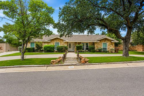 707 Avondale Dr, Big Spring, TX, 79720-6511 | Card Image