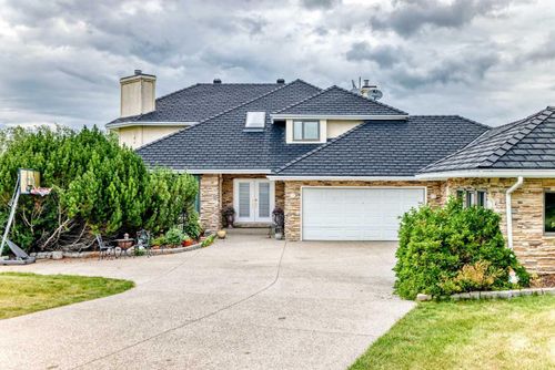63 Blueridge Close, Calgary, AB, T3L2P4 | Card Image