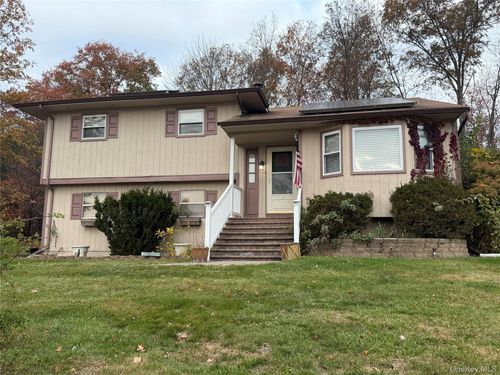 12 Todd Dr, Middletown, NY, 10941-1623 | Card Image