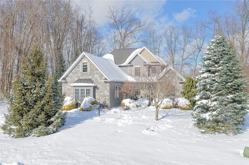 272 Cabernet Dr, New Castle, PA, 16105-5770 | Card Image