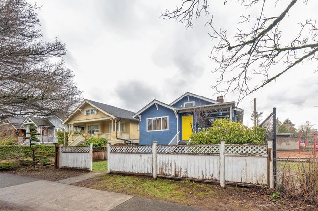 2890 W 6 Th Avenue, House other with 6 bedrooms, 2 bathrooms and 1 parking in Vancouver BC | Image 1