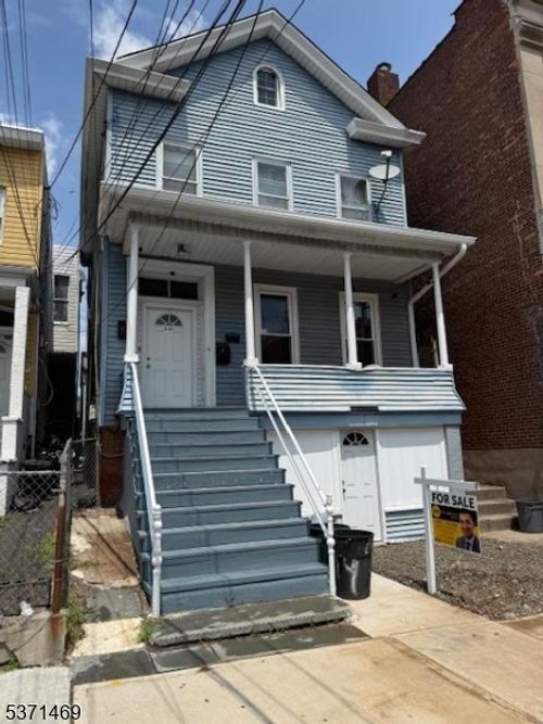 112 Washington Pl, Passaic, NJ, 07055-5120 | Card Image