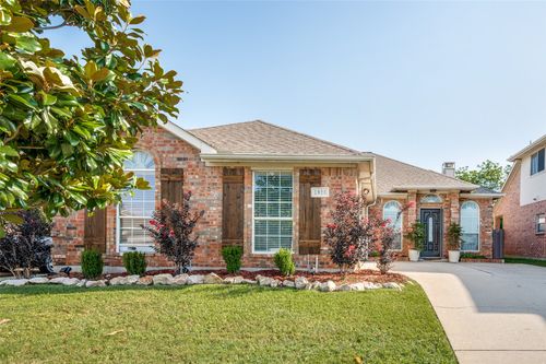 1825 Carver Dr, Carrollton, TX, 75010-2026 | Card Image