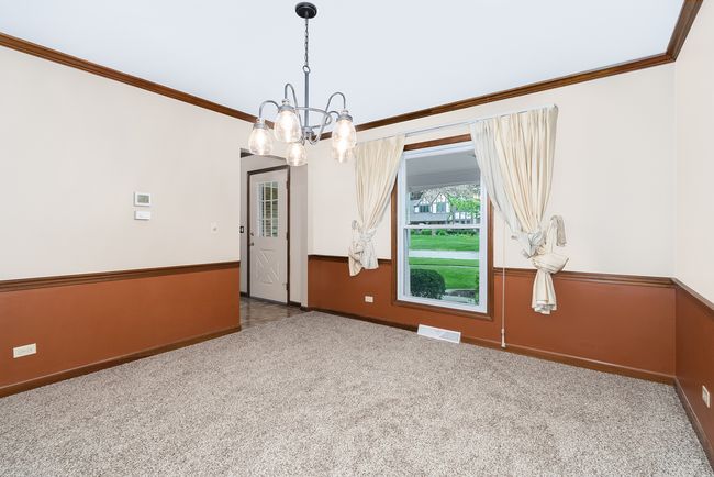 1280 W Bauer Rd, Home with 5 bedrooms, 3 bathrooms and 4 parking in Naperville IL | Image 6
