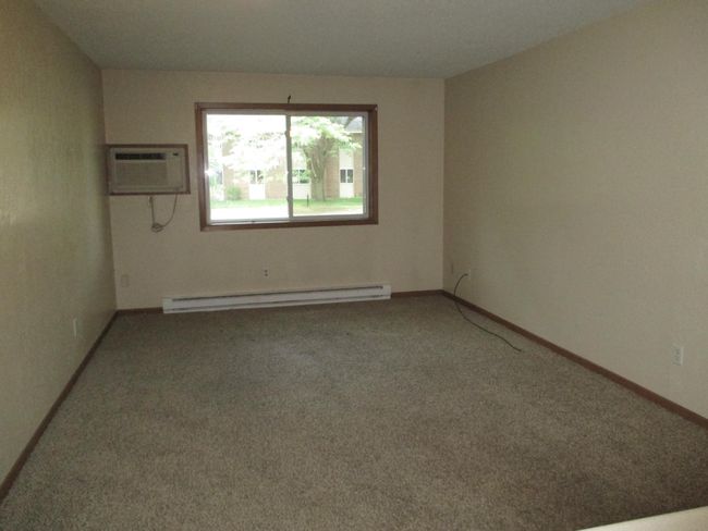 Westmar Living Room | Image 8