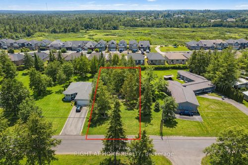 239 Front St W, Bobcaygeon, ON, K0M1A0 | Card Image