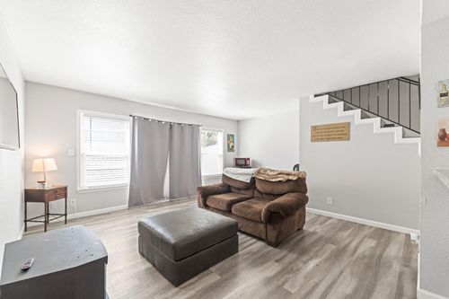 5684 Hillsdale Boulevard, Sacramento, CA, 95842 | Card Image