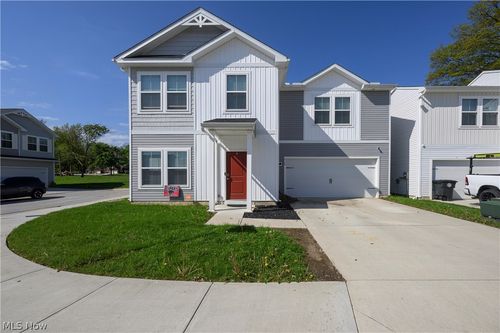 460 Auld Farm Circle, Akron, OH, 44320 | Card Image