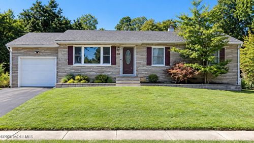 28 Woodside Dr, Howell, NJ, 07731-1310 | Card Image