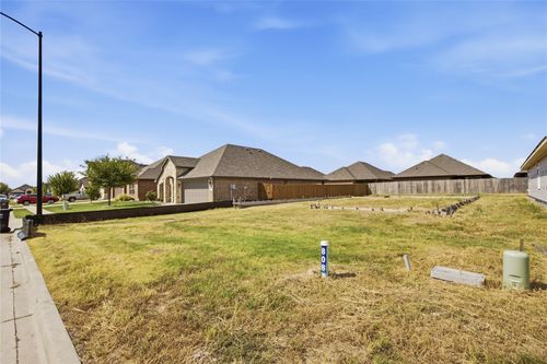 808 Moseley Lane, Greenville, TX, 75402 | Card Image