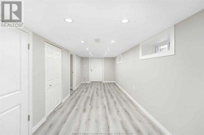 1061 Highland Ave, House other with 4 bedrooms, 3 bathrooms and null parking in Windsor ON | Image 39