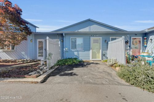 18 Harbour Walk, New Bern, NC, 28562-8902 | Card Image