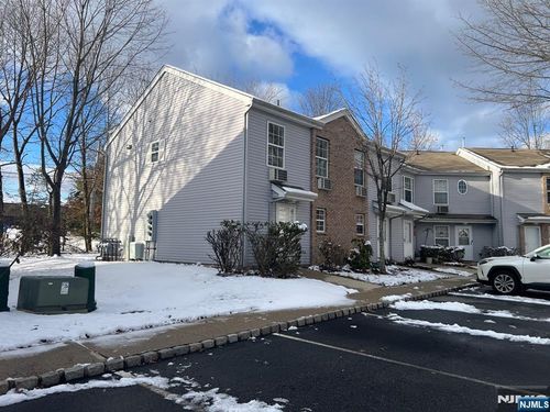 8 Packer Pl, Saddle River, NJ, 07458-2380 | Card Image