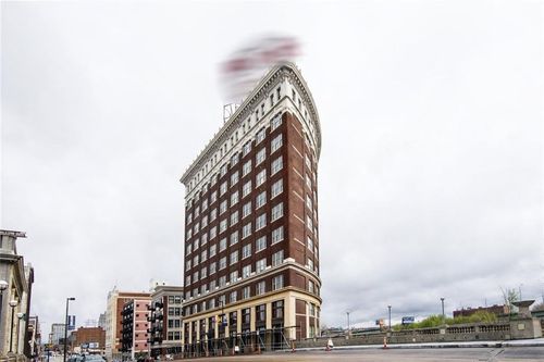 1001-1002-2107 Grand Blvd, Kansas City, MO, 64108-1880 | Card Image