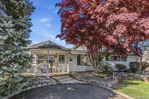 25 Summit Ln, Levittown, NY, 11756-3036 | Card Image