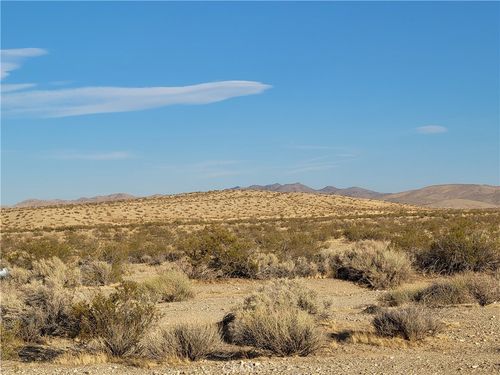 4 Buckboard Road, Hinkley, CA, 92347 | Card Image